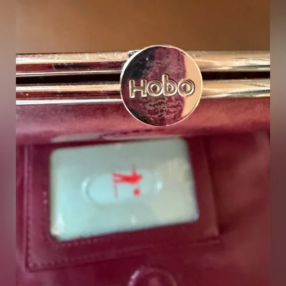 Beautiful Burgundy HOBO Leather Kisslock Clutch - Picture 6 of 9